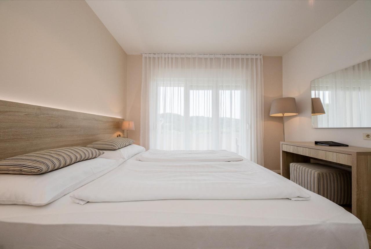 B&B Vila Sabbia โลปาร์ ภายนอก รูปภาพ